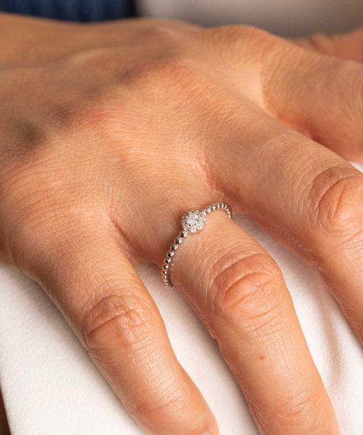 Alternative view of Ring i sølv med zirkonia