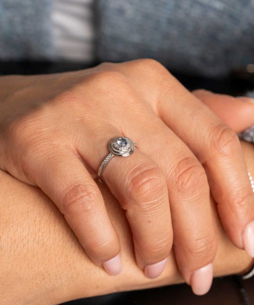 Alternative view of Ring i sølv med zirkonia