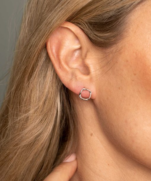 Alternative view of Øredobber i sølv bølge