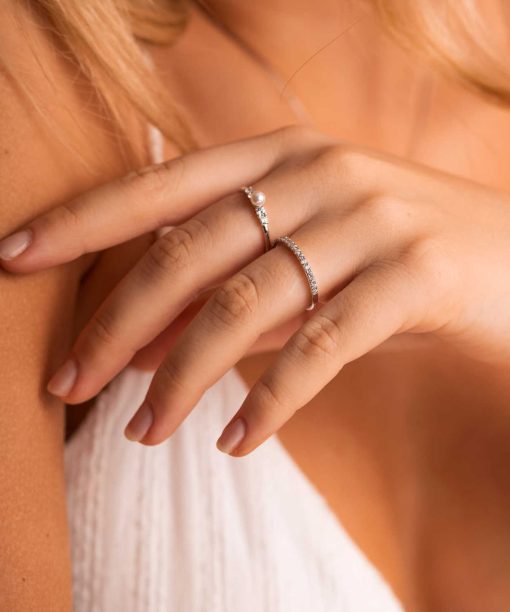 Alternative view of Modena ringer med perle og zirkonia