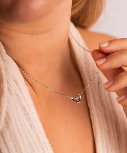 Alternative view of Hjertestrek smykke i sølv
