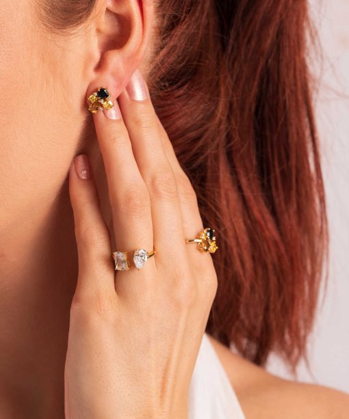 Alternative view of GLAM øredobber med gylne stener