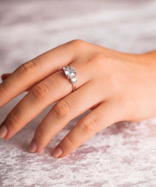 Alternative view of Verona ring i sølv med zirkonia