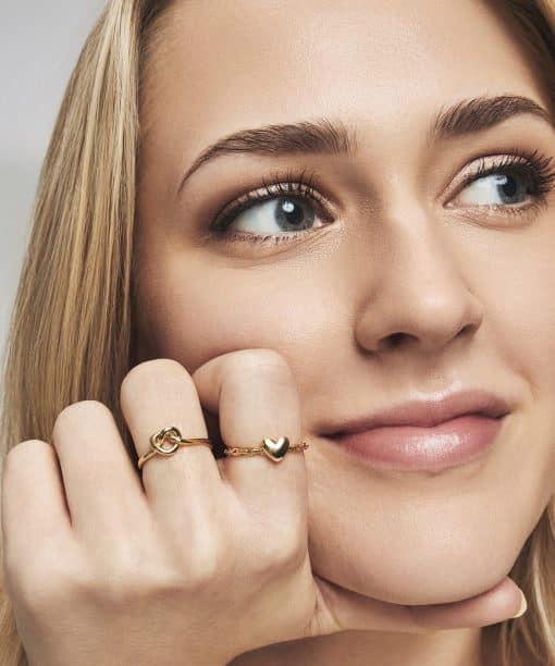 Alternative view of Ring i sølv knutehjerte