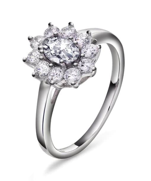 Royal ring i sølv med hvit sten