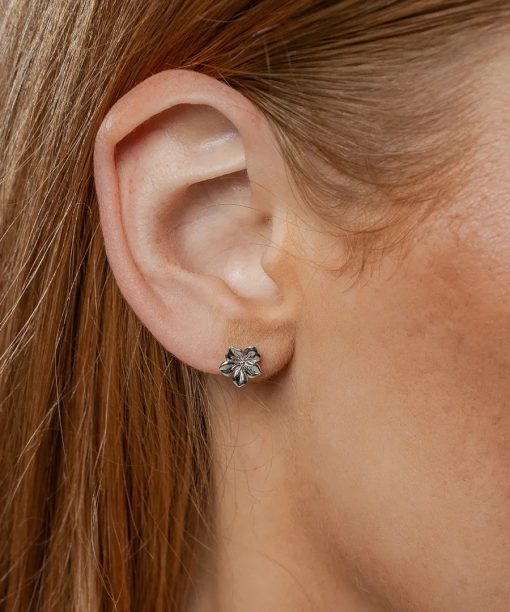 Alternative view of Blossom øredobber i 925 sølv