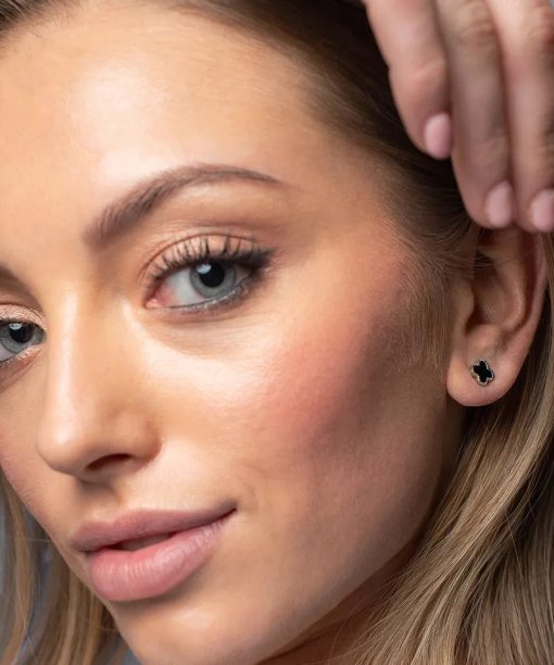 Alternative view of Kløver øredobber i 925 sølv med sort agat