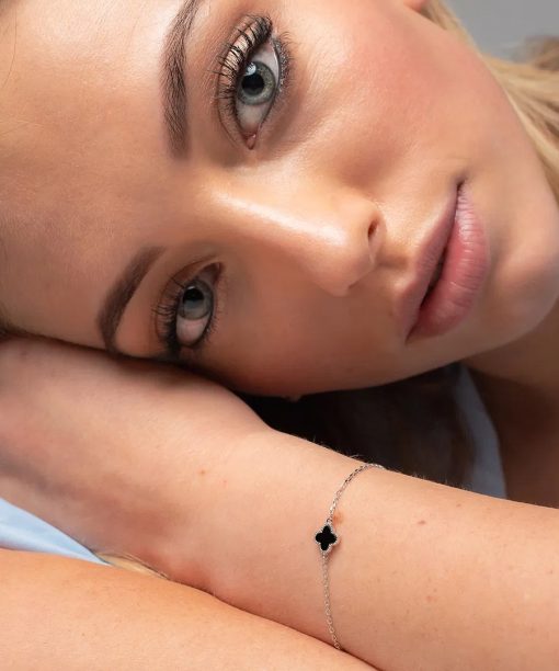 Alternative view of Kløver armbånd i 925 sølv med sort agat