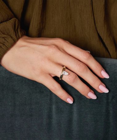 Alternative view of Pan Jewelry - Embrace ring i 925 forgylt sølv