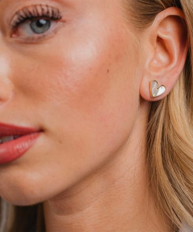 Alternative view of Pan Jewelry - Amor øredobber i 925 forgylt sølv med perlemor