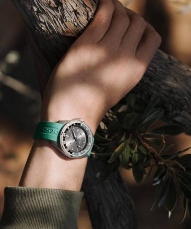 Alternative view of Certina DS-X GMT 41mm - C047.452.17.081.00