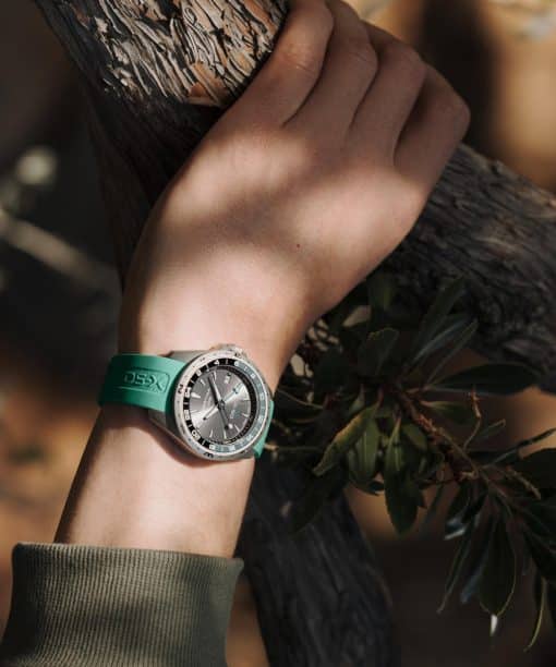 Alternative view of Certina DS-X GMT 41mm - C047.452.17.081.00