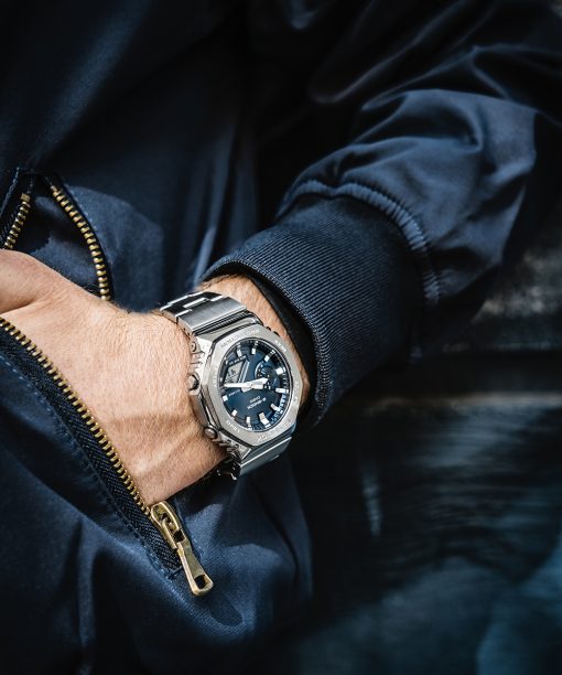 Alternative view of G-Shock - GM-2110D-2BER