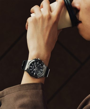 Alternative view of G-Shock 44mm - GST-B1000-1AER
