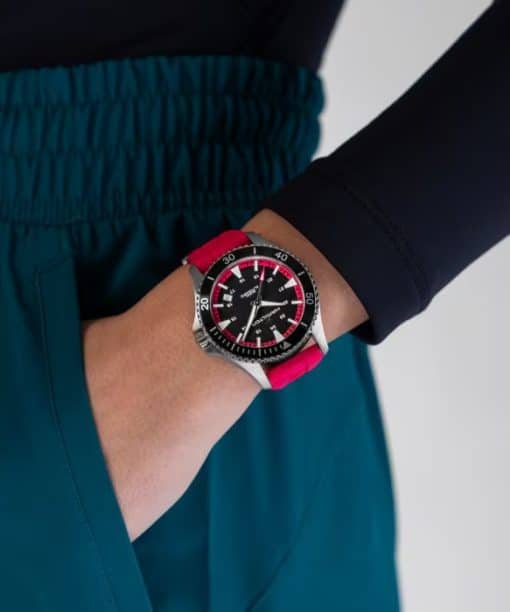 Alternative view of Hamilton Khaki Scuba D - H82395330