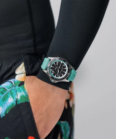 Alternative view of Hamilton Khaki Navy Scuba 40mm - H82415331