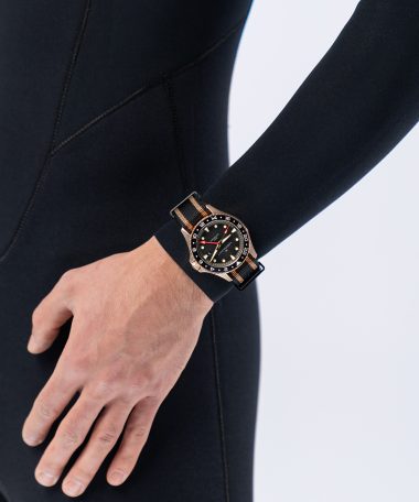Alternative view of Hamilton Khaki Navy Scuba Automatic GMT 43mm Bronze - H82565930