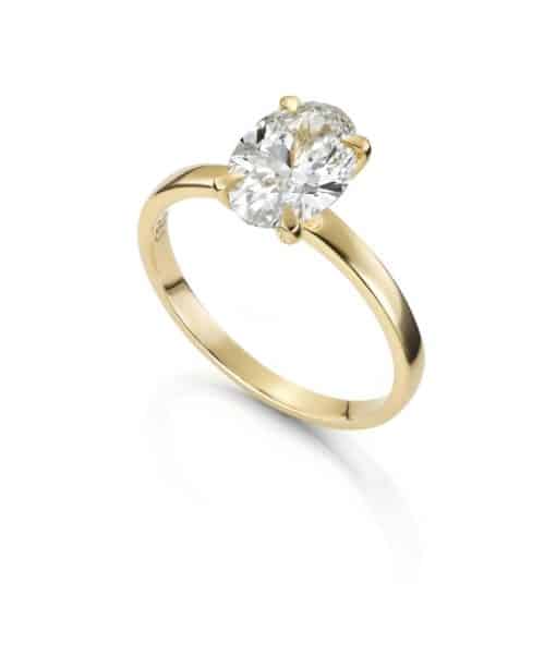 Ring Olivia Oval i gult gull 0,70ct med LAB grown diamant