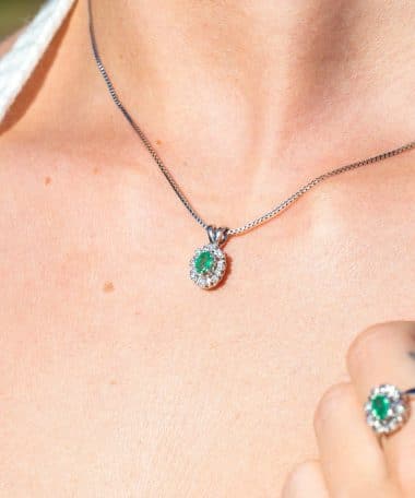 Alternative view of Diana Diamantanheng med smaragd og diamanter 0,08ct TW/SI