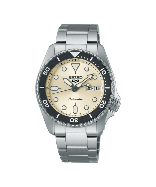 Seiko 5 Sports SKX 38MM med stållenke og hvit urskive. Referanse. SRPK31K1